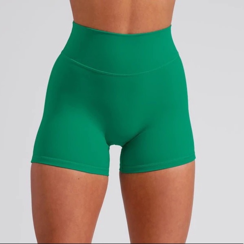 Buffbunny Legacy Short
Lucky Charm